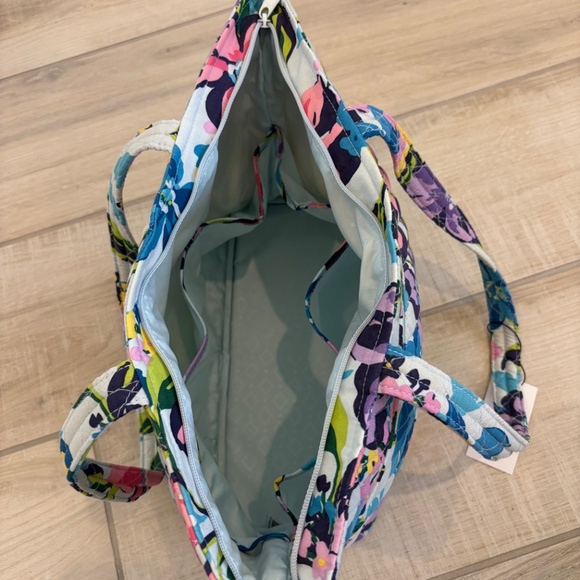 NWT Vera Bradley Marian Floral bag, vacation, resort - Picture 3 of 8